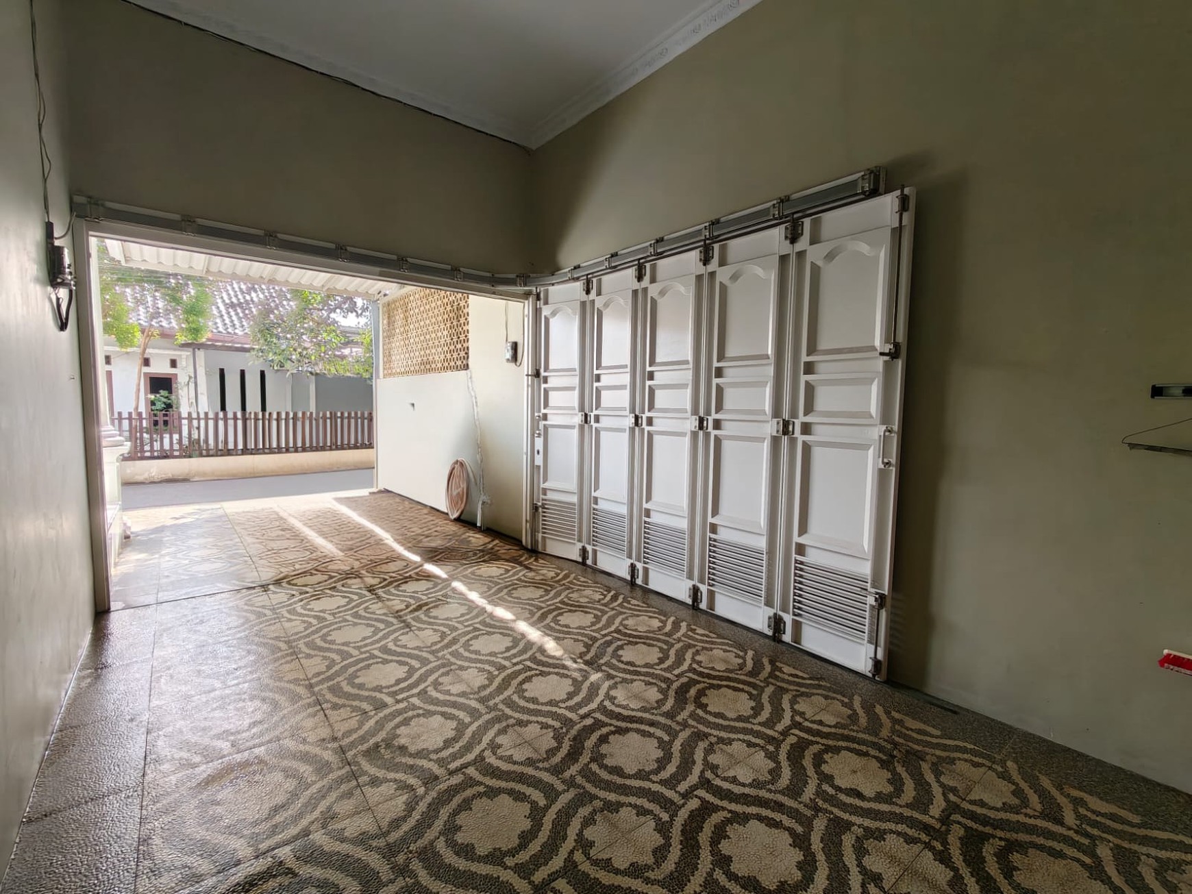 Rumah siap huni semi furnish , Jagakarsa Jakarta Selatan