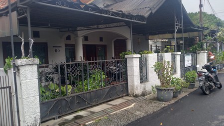 Rumah Keluarga Menawan di Sanggar Kencana Bandung