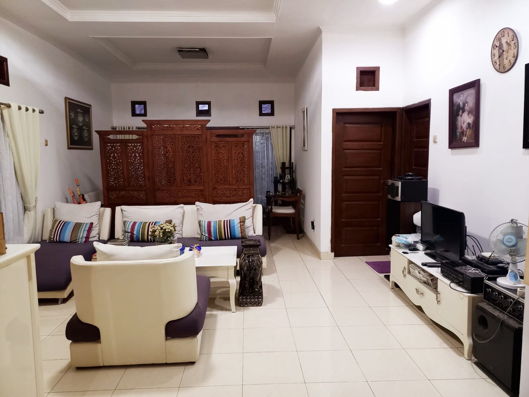 Rumah Keluarga Menawan di Sanggar Kencana Bandung