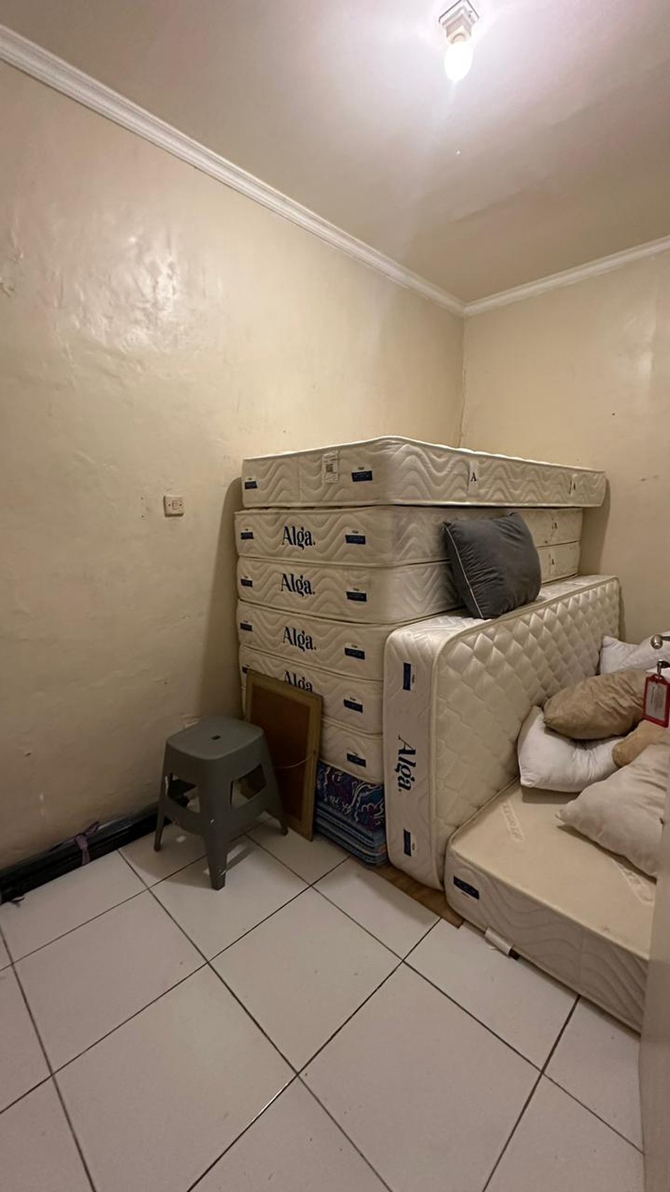 **Rumah Dijual di Jalan Jambu, Beji, Depok**