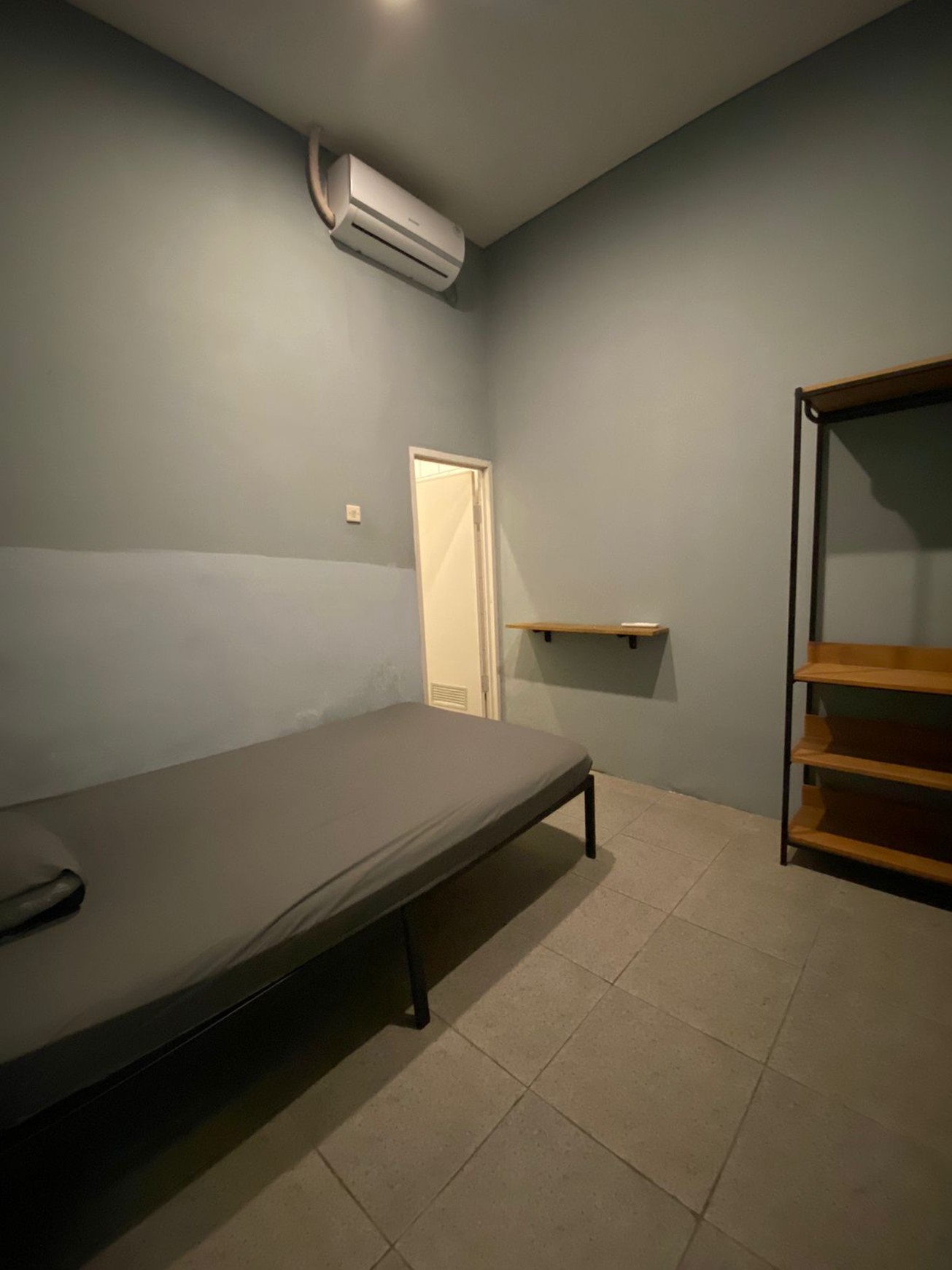 Rumah Kos-kosan Di R Residence Jl HM Yasin Patal Senayan Jakarta