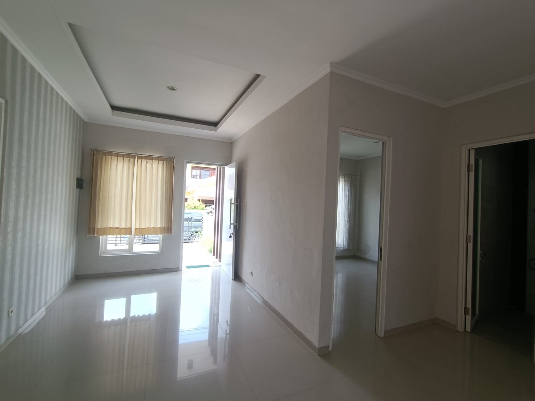 Dijual Rumah Siap Huni; Model Minimalis di Baruk Utara, Surabaya