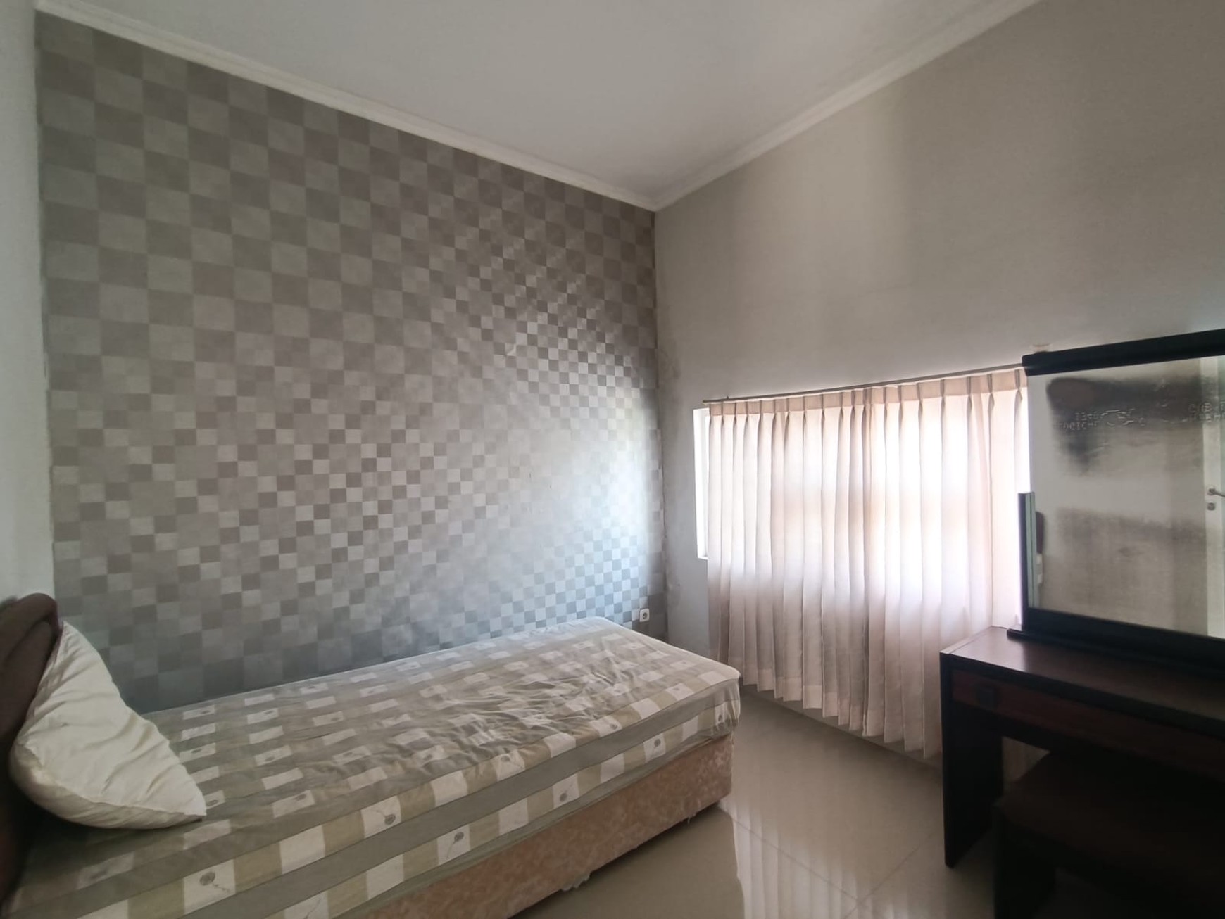 Dijual Rumah Siap Huni; Model Minimalis di Baruk Utara, Surabaya