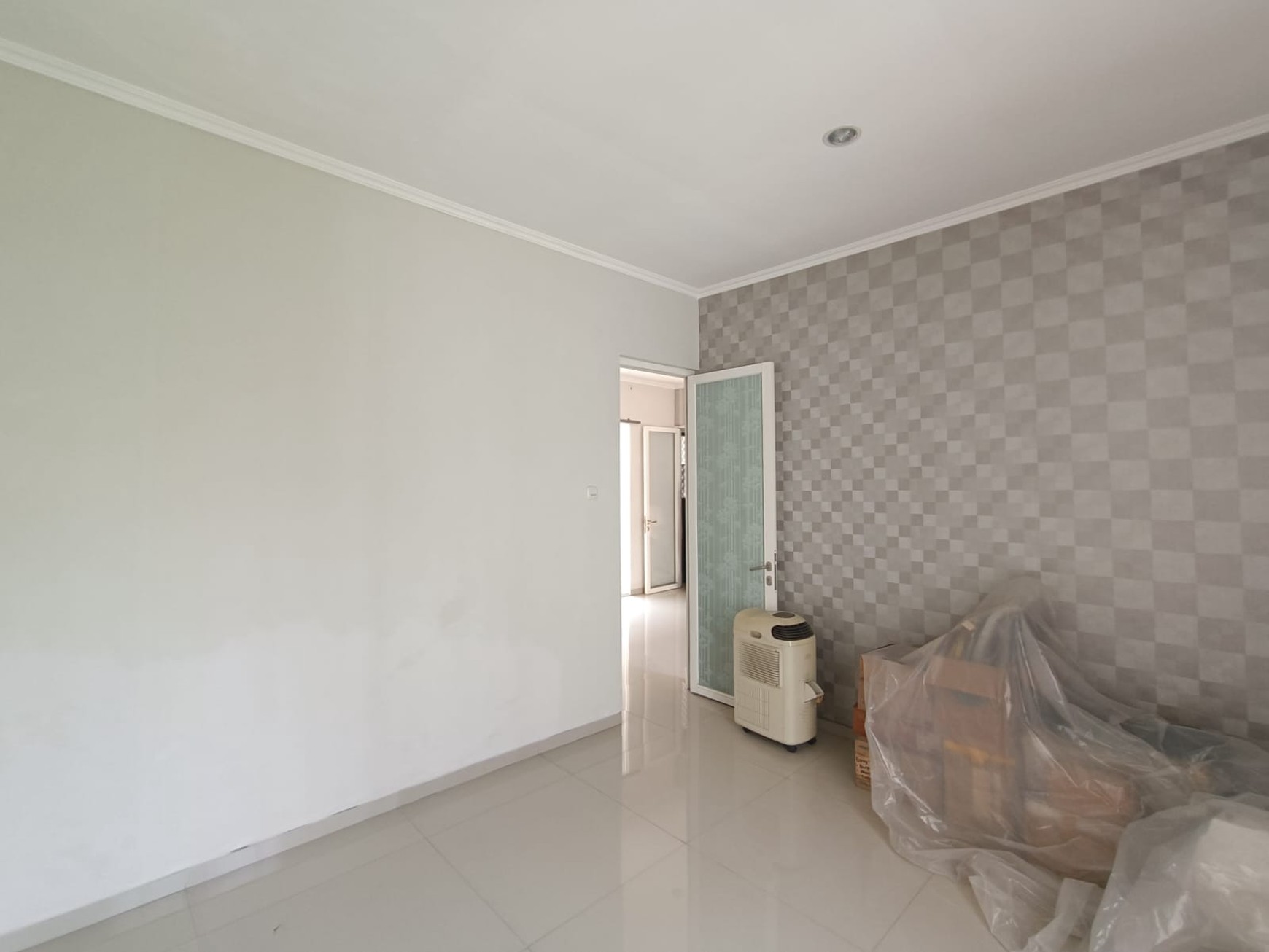 Dijual Rumah Siap Huni; Model Minimalis di Baruk Utara, Surabaya