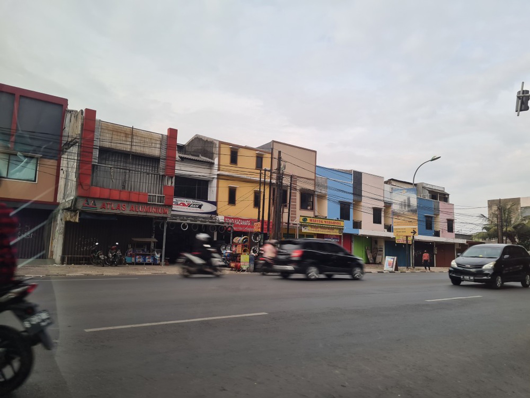 Tanah Dijual Bentuk L Di Jl Ir. H. Juanda, Bekasi