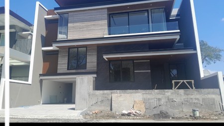 Dijual Rumah Baru Newton Hill Citraland Surabaya dekat Graha Family, Pakuwon Indah, Bukit Darmo Golf