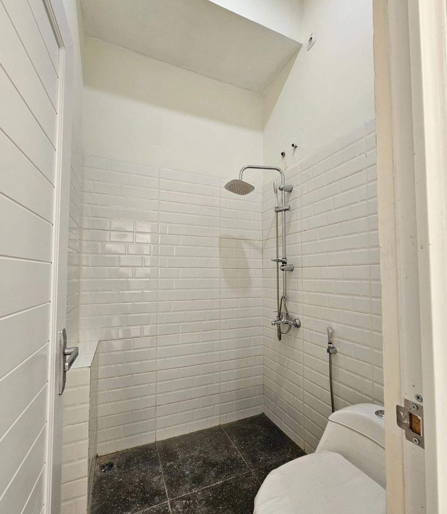 Rumah Minimalis Modern Lokasi Strategis Dekat Kampus UII Ngaglik Sleman 