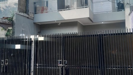 Dijual Rumah Asri Terawat di Tengah Kota jalan Karasak