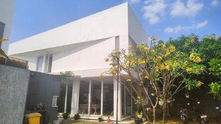 RUMAH MEWAH, TERAWAT DAN KEKINIAN! Rumah Bagya di Jln. H. Gandun