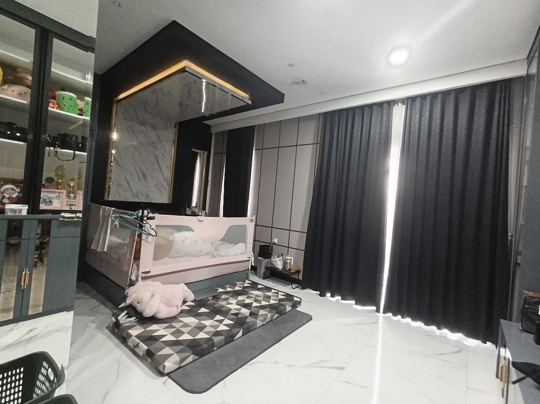 Di Jual Rumah bagus siap huni di Jl Bendi Kebayoran Lama Jakarta Selatan