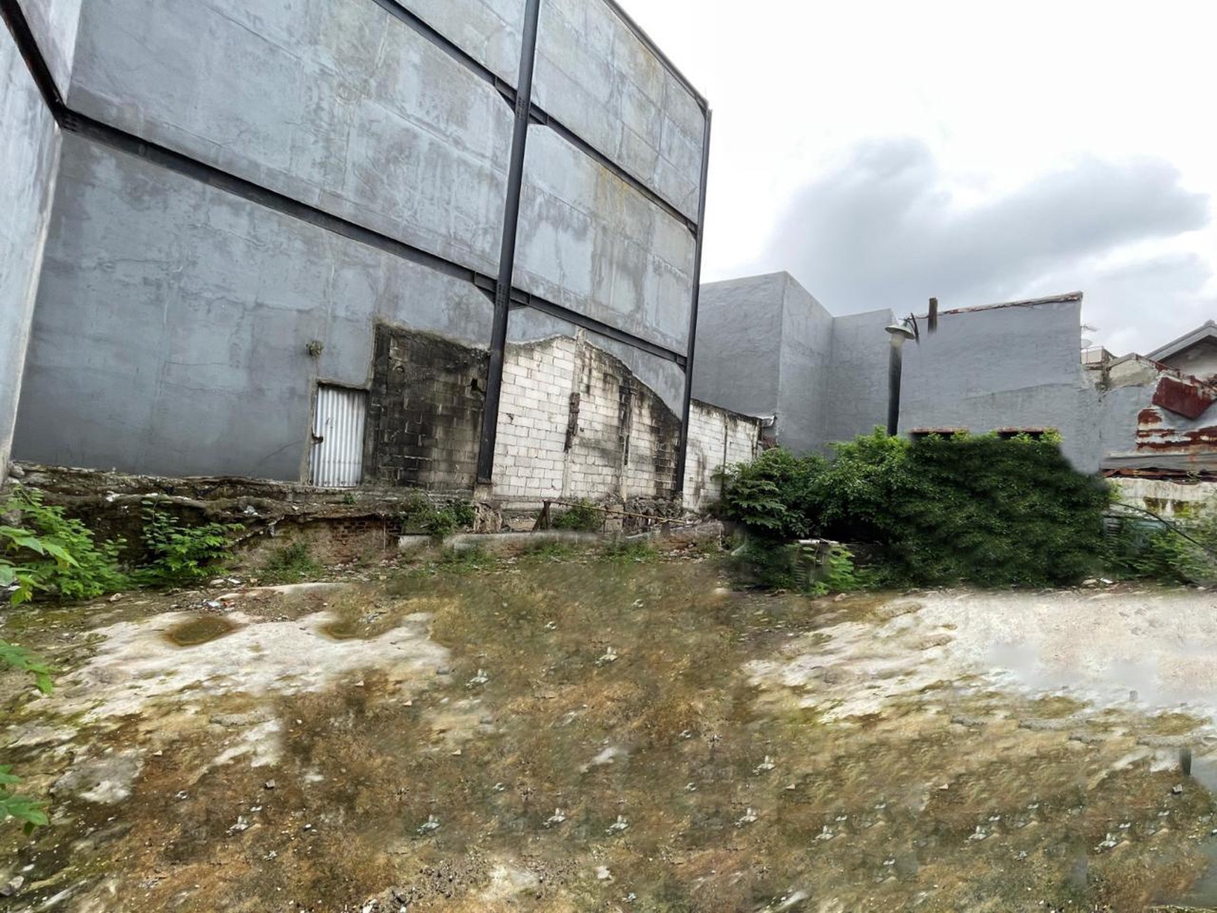 Lahan Komersial luas 726 m2 lokasi strategis tengah kota di Pangeran Jayakarta. Jakarta Pusat.