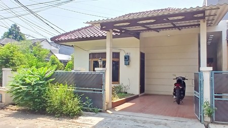 HOT SALE Murah, Rumah hook 2 lantai, rapih bagus di Pondok Karya, cocok untuk hunian dan usaha.