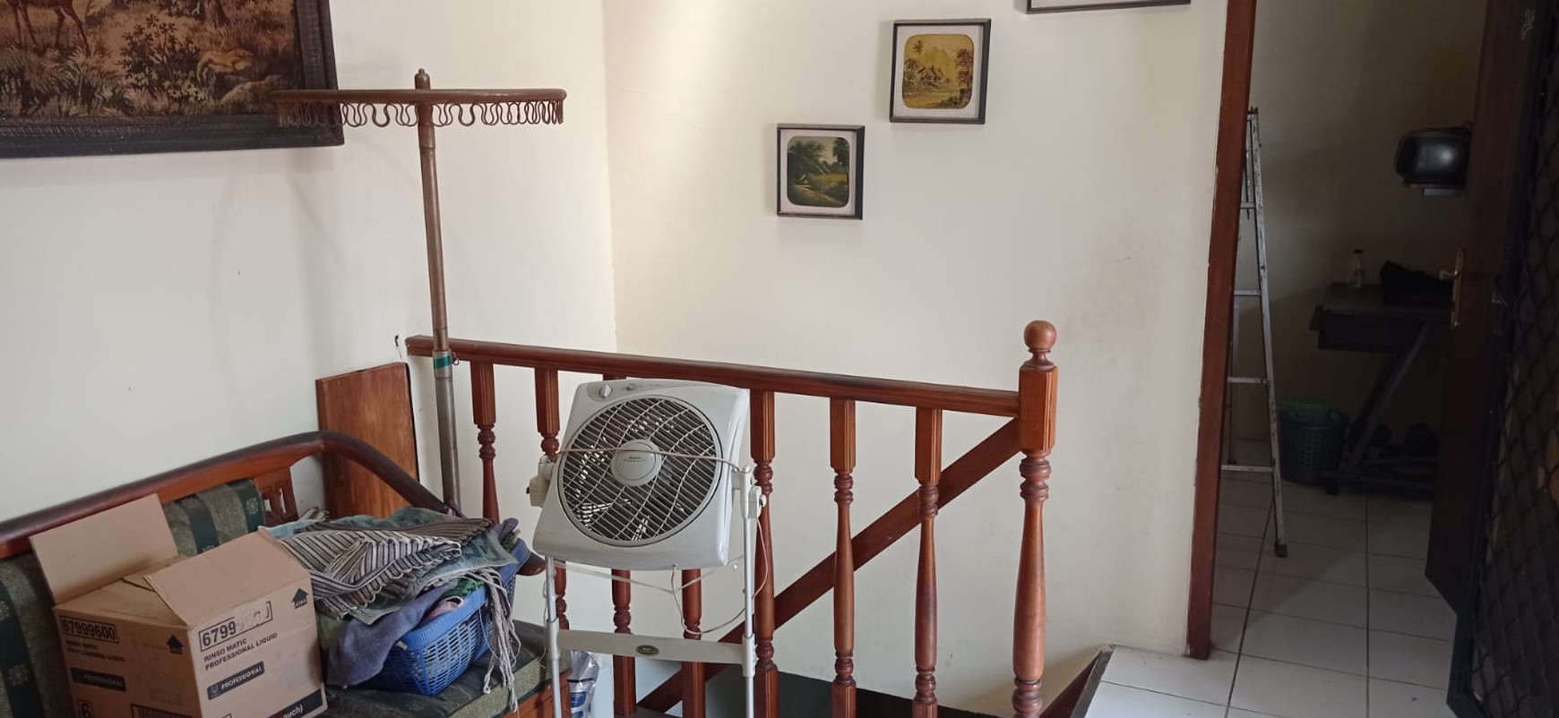 HOT SALE Murah, Rumah hook 2 lantai, rapih bagus di Pondok Karya, cocok untuk hunian dan usaha.