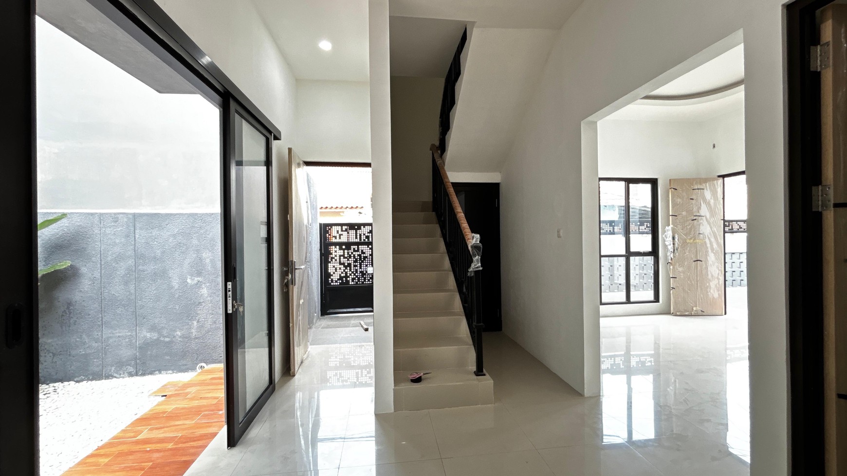 Rumah Baru 2 Lantai Di Kelapa Dua Ciracas Jakarta Timur 10 Menit Ke LRT & Pintu Toll