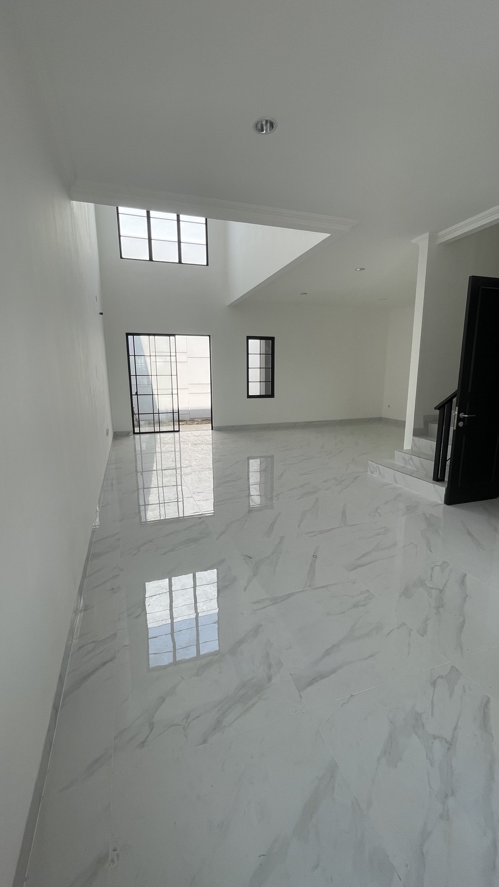 Rumah Cluster Villa Pasir Putih PIK2 - Lokasi Premium, Siap Huni!