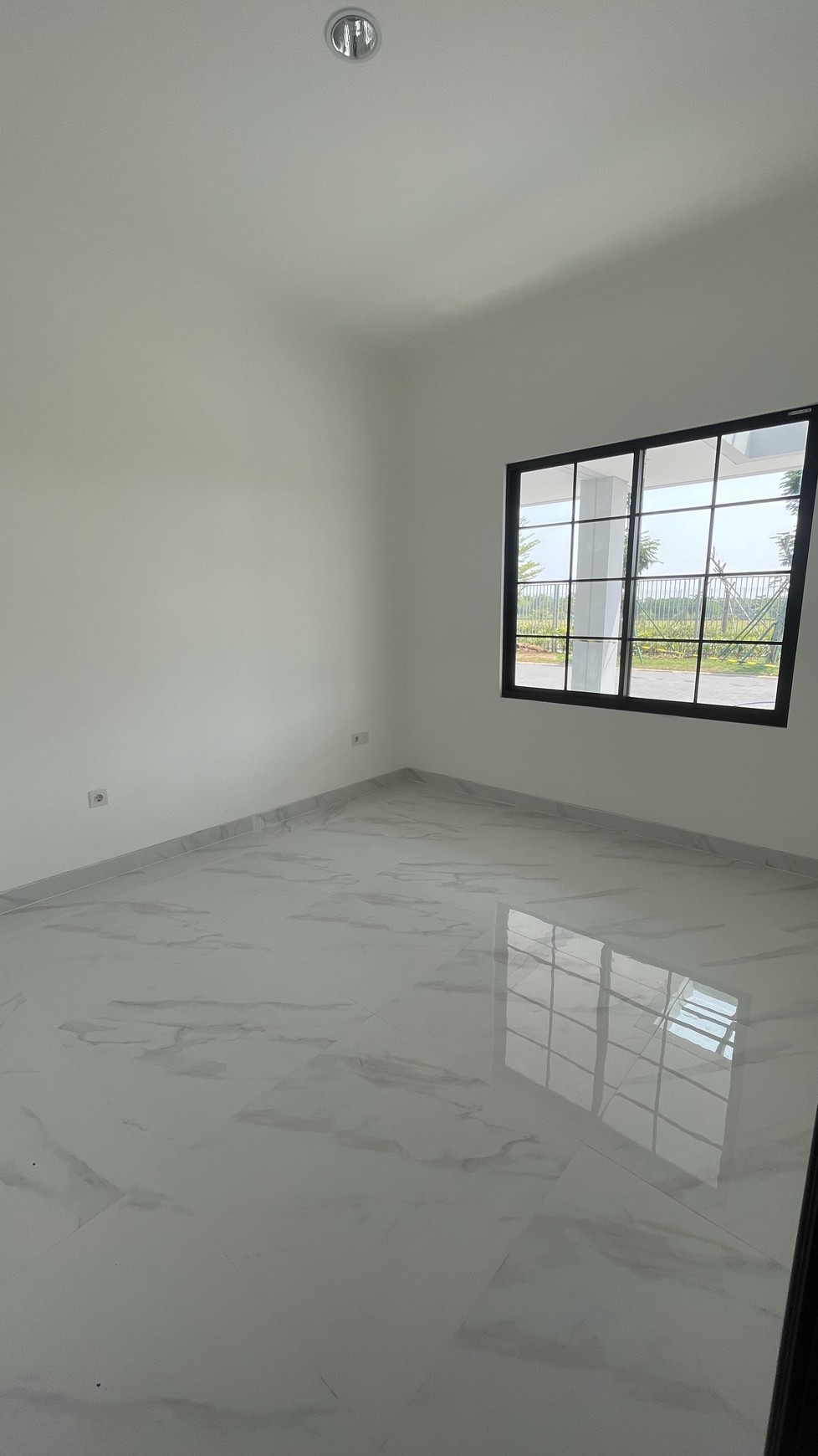 Rumah Cluster Villa Pasir Putih PIK2 - Lokasi Premium, Siap Huni!