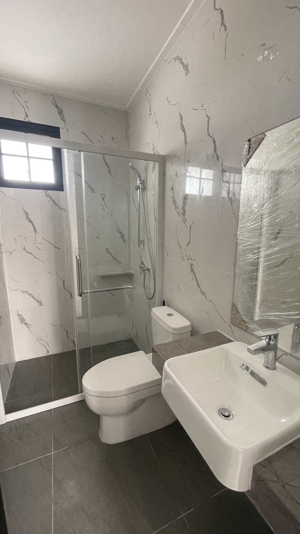 Rumah Cluster Villa Pasir Putih PIK2 - Lokasi Premium, Siap Huni!