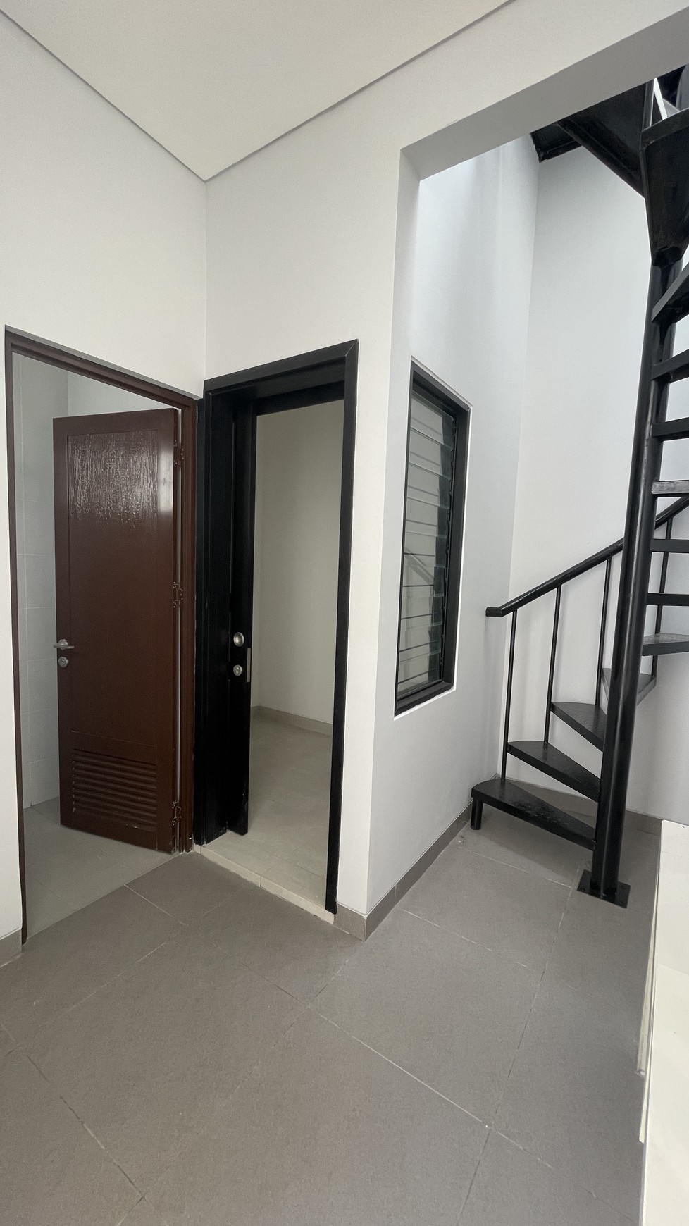 Rumah Cluster Villa Pasir Putih PIK2 - Lokasi Premium, Siap Huni!