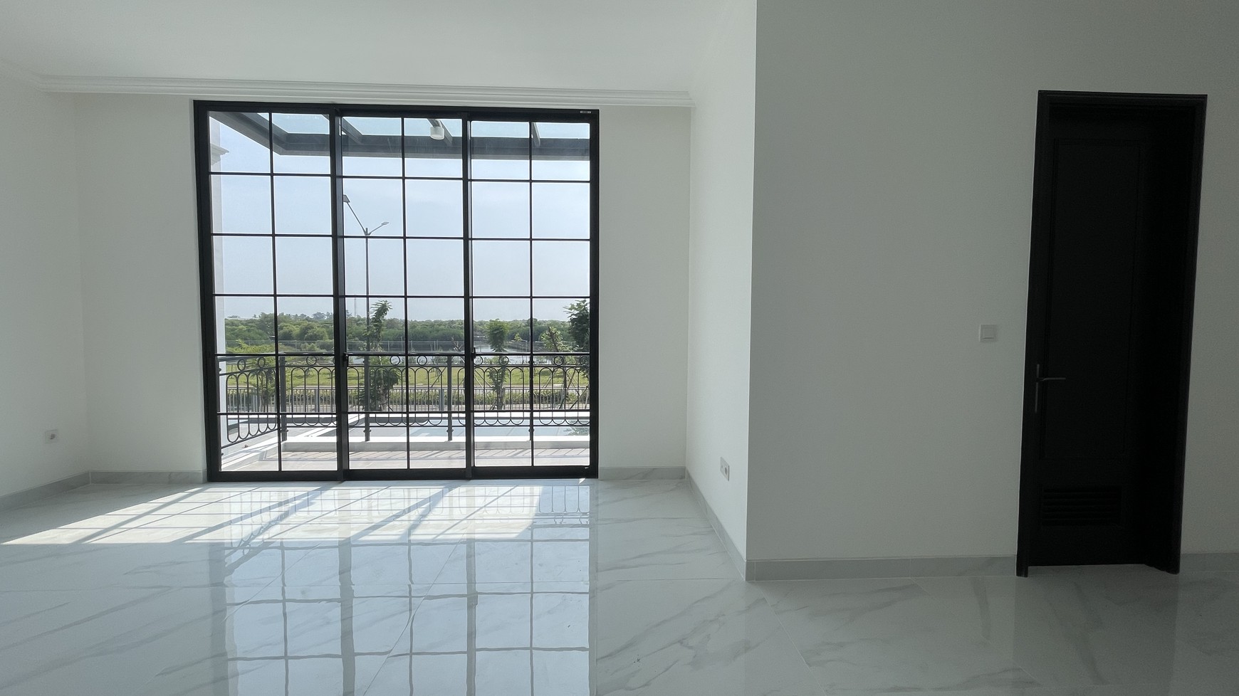Rumah Cluster Villa Pasir Putih PIK2 - Lokasi Premium, Siap Huni!