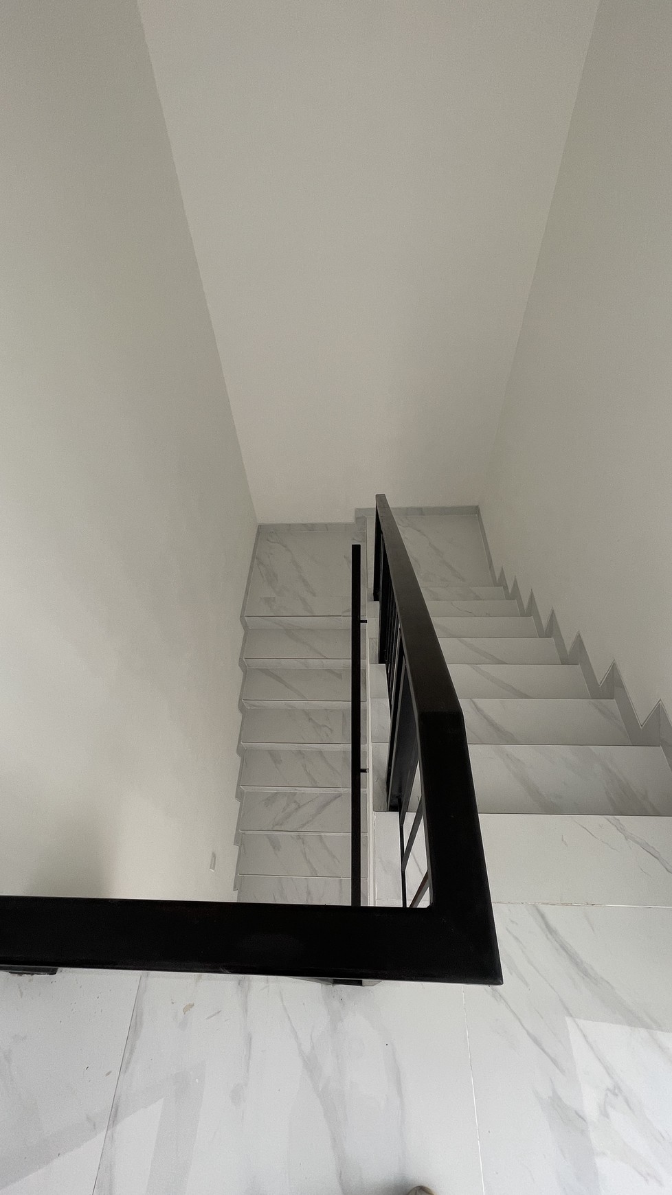 Rumah Cluster Villa Pasir Putih PIK2 - Lokasi Premium, Siap Huni!