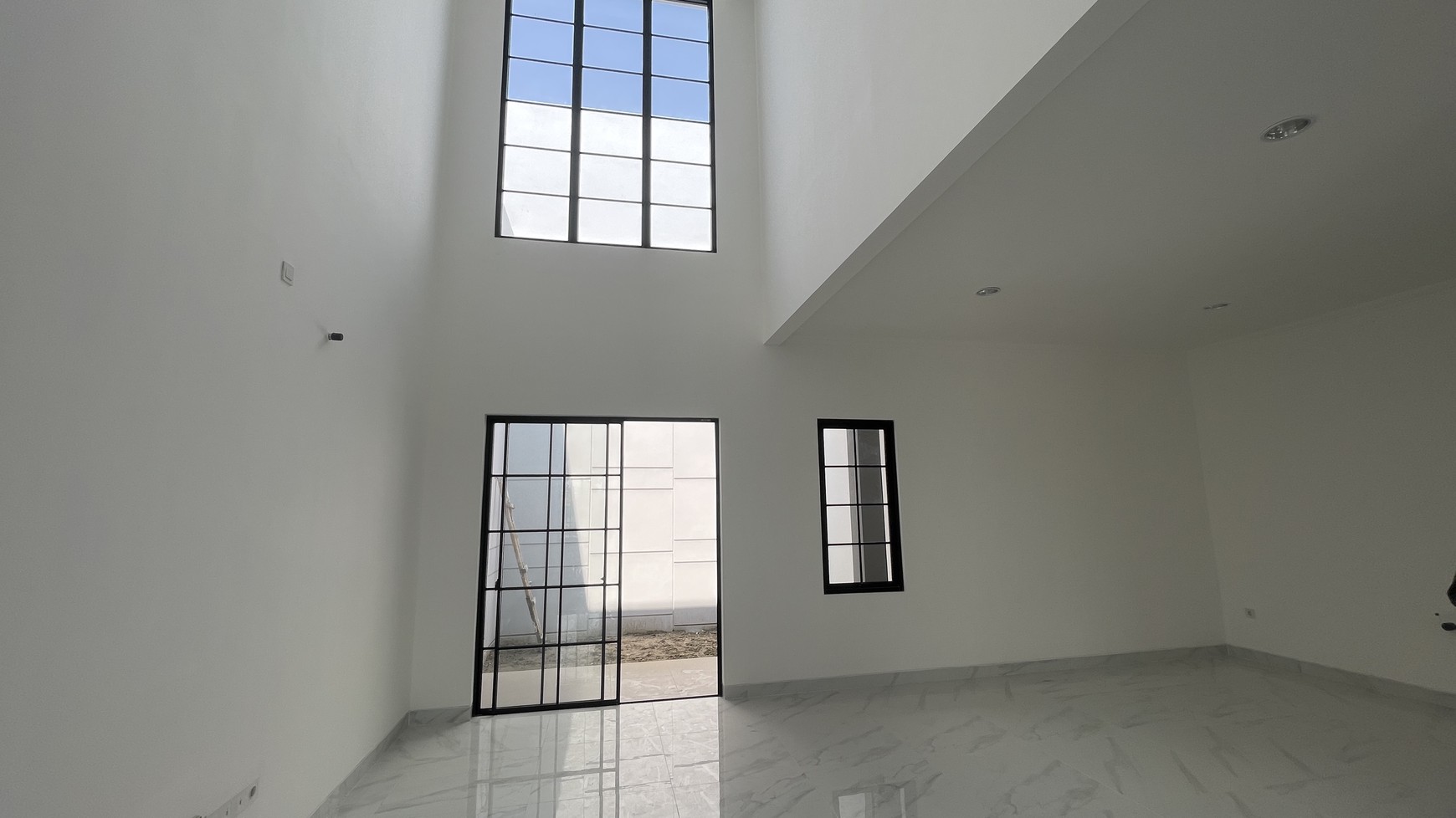 Rumah Cluster Villa Pasir Putih PIK2 - Lokasi Premium, Siap Huni!