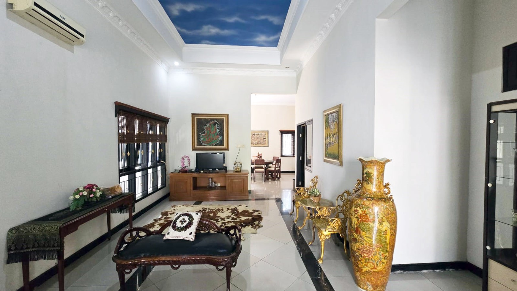 Rumah di Tenggilis Barat / Komplek YKP Kendangsari Surabaya Timur, Semi Furnished, One Gate System, untuk Rumah Tinggal + Kos - Kosan... SIAP HUNI - CT -