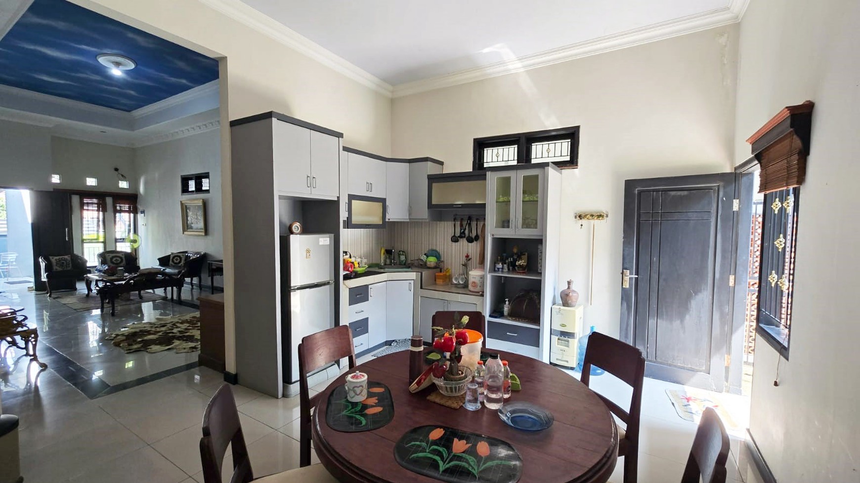 Rumah di Tenggilis Barat / Komplek YKP Kendangsari Surabaya Timur, Semi Furnished, One Gate System, untuk Rumah Tinggal + Kos - Kosan... SIAP HUNI - CT -