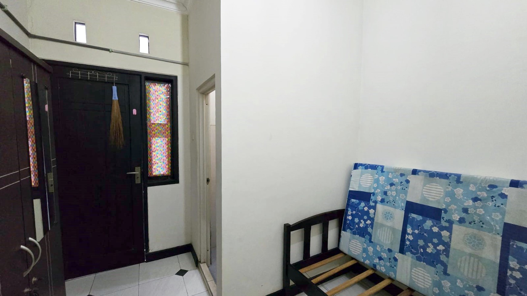 Rumah di Tenggilis Barat / Komplek YKP Kendangsari Surabaya Timur, Semi Furnished, One Gate System, untuk Rumah Tinggal + Kos - Kosan... SIAP HUNI - CT -