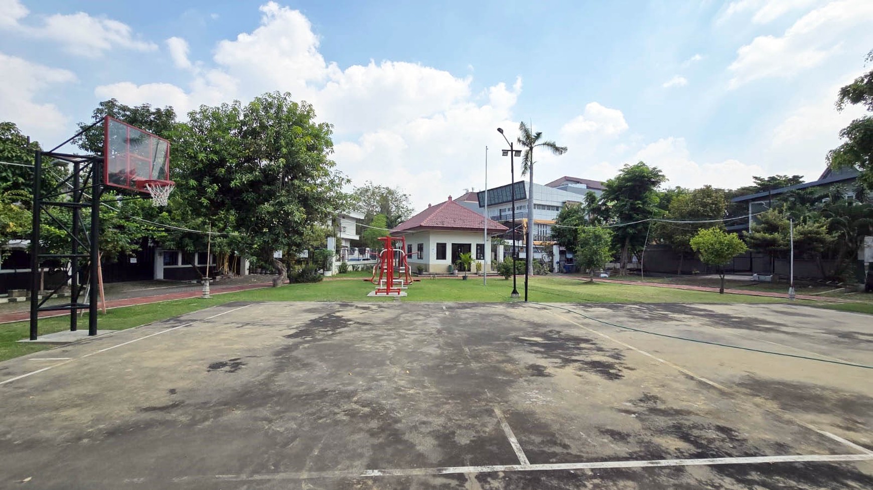 Rumah di Tenggilis Barat / Komplek YKP Kendangsari Surabaya Timur, Semi Furnished, One Gate System, untuk Rumah Tinggal + Kos - Kosan... SIAP HUNI - CT -