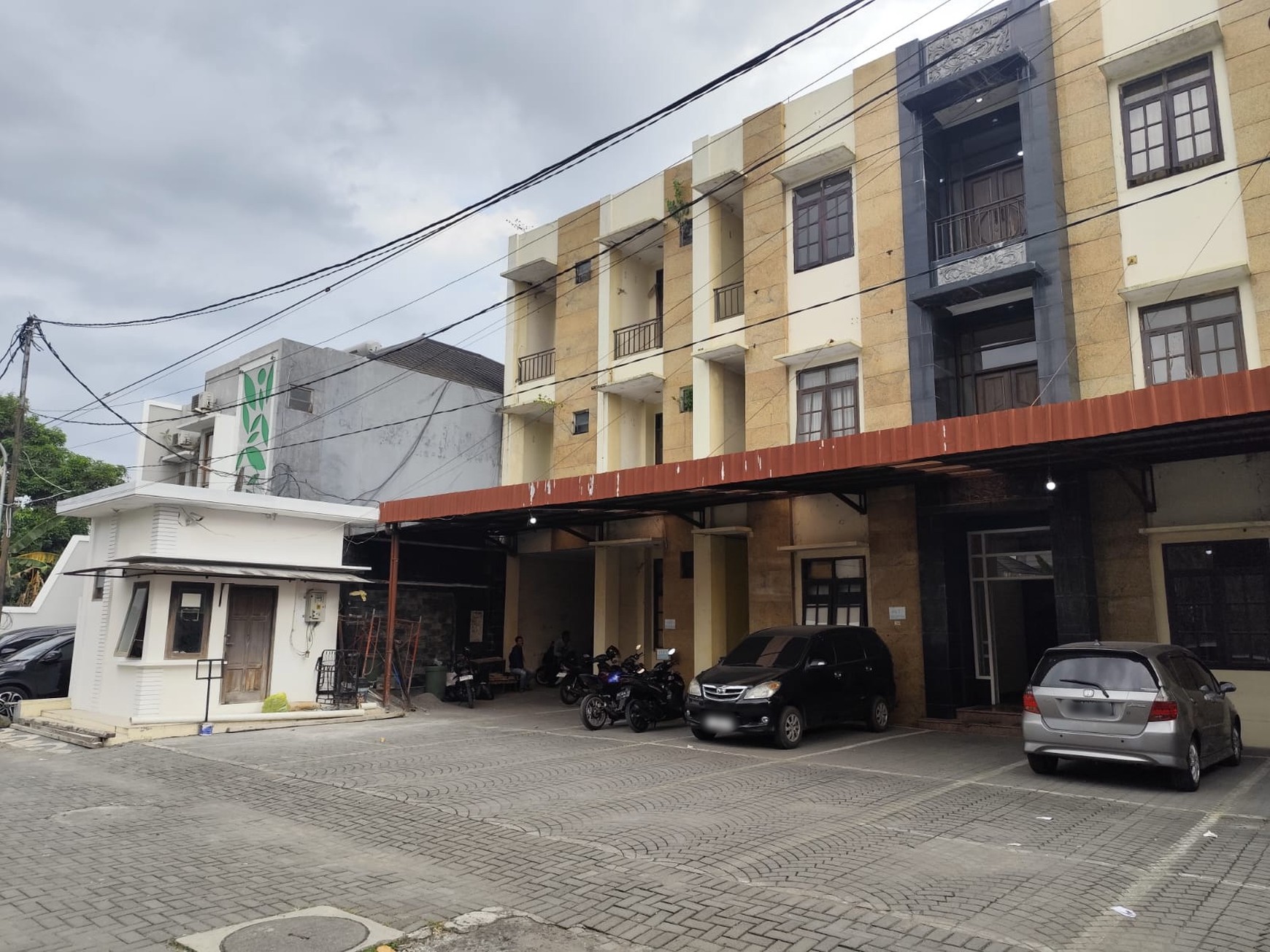 Investasi Rumah kost Furnish 15 Kamar Tidur Lokasi Area Kampus UGM, Caturtunggal, Depok, Sleman