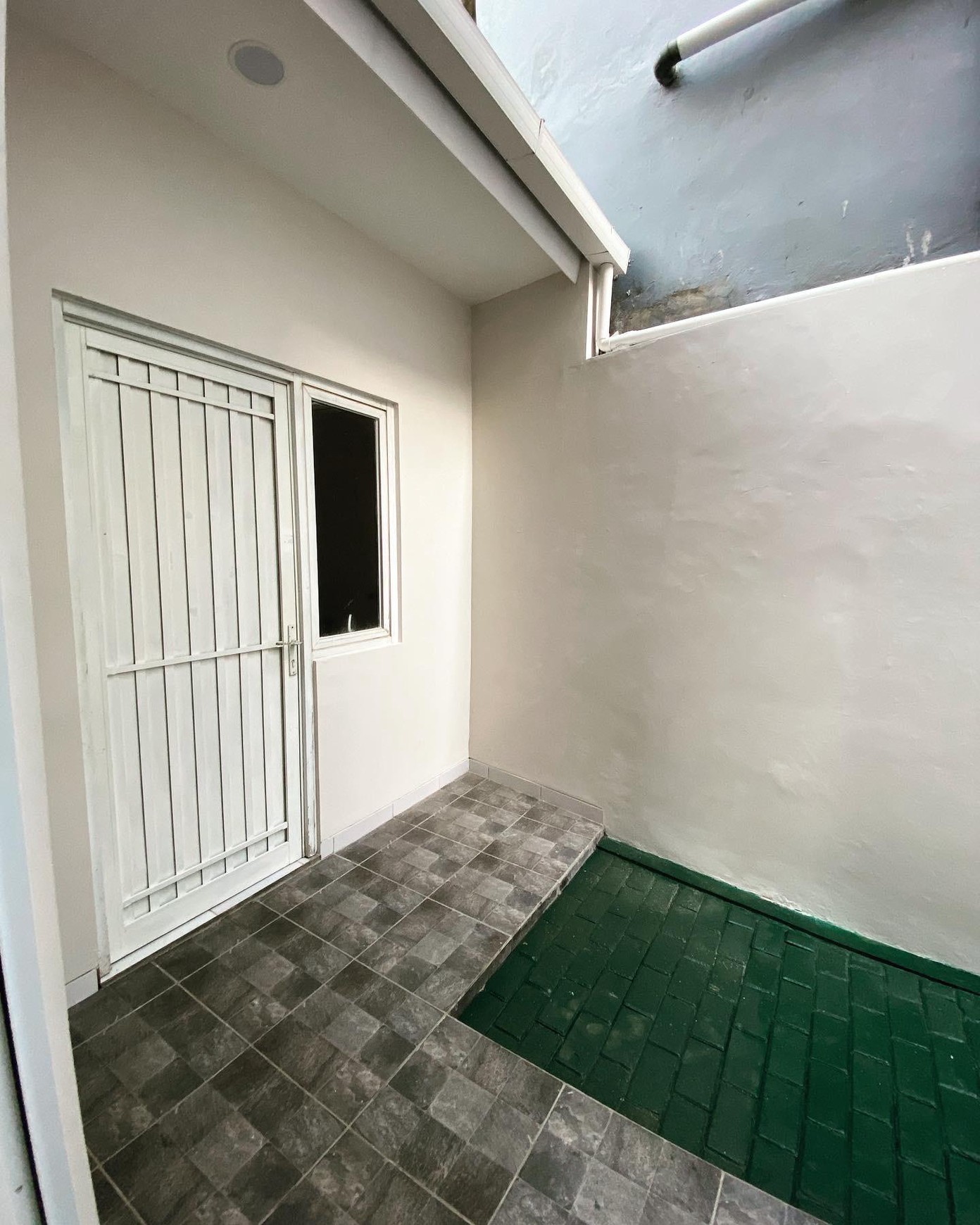 Rumah 2 Lantai Bebas Banjir Siap Huni dengan Hunian Nyaman dan Asri @Graha Bintaro