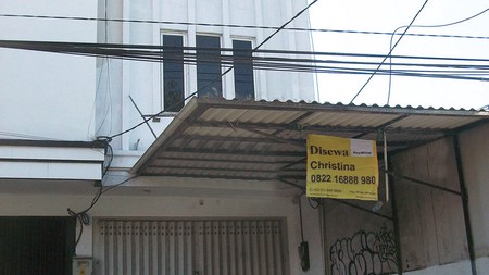Ruko di Dinoyo Surabaya Pusat, 3 Lantai, Strategis daerah Padat, SIAP PAKAI - CT -