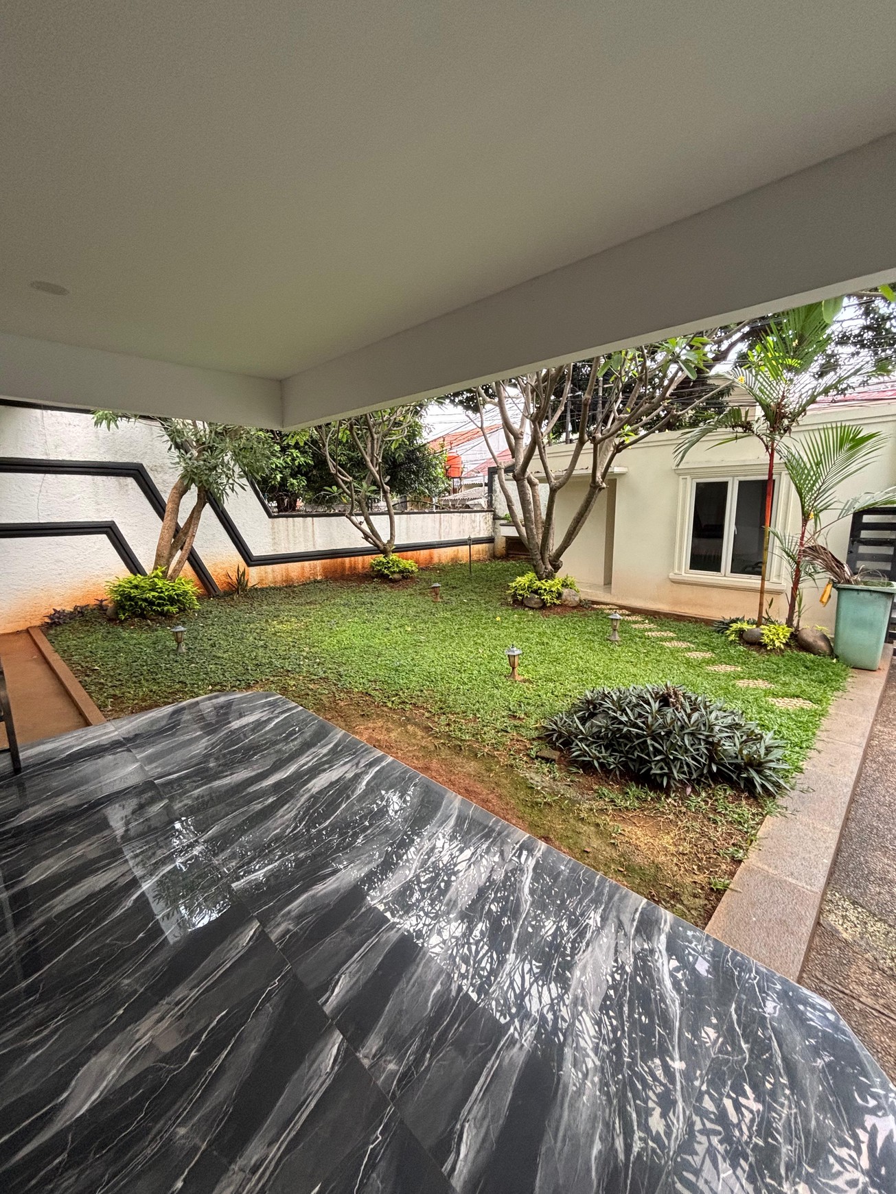 Dijual Rumah Idaman 4 Kamar Tidur + Kolam Renang Siap Huni Di Gaharu Jakarta Selatan.
