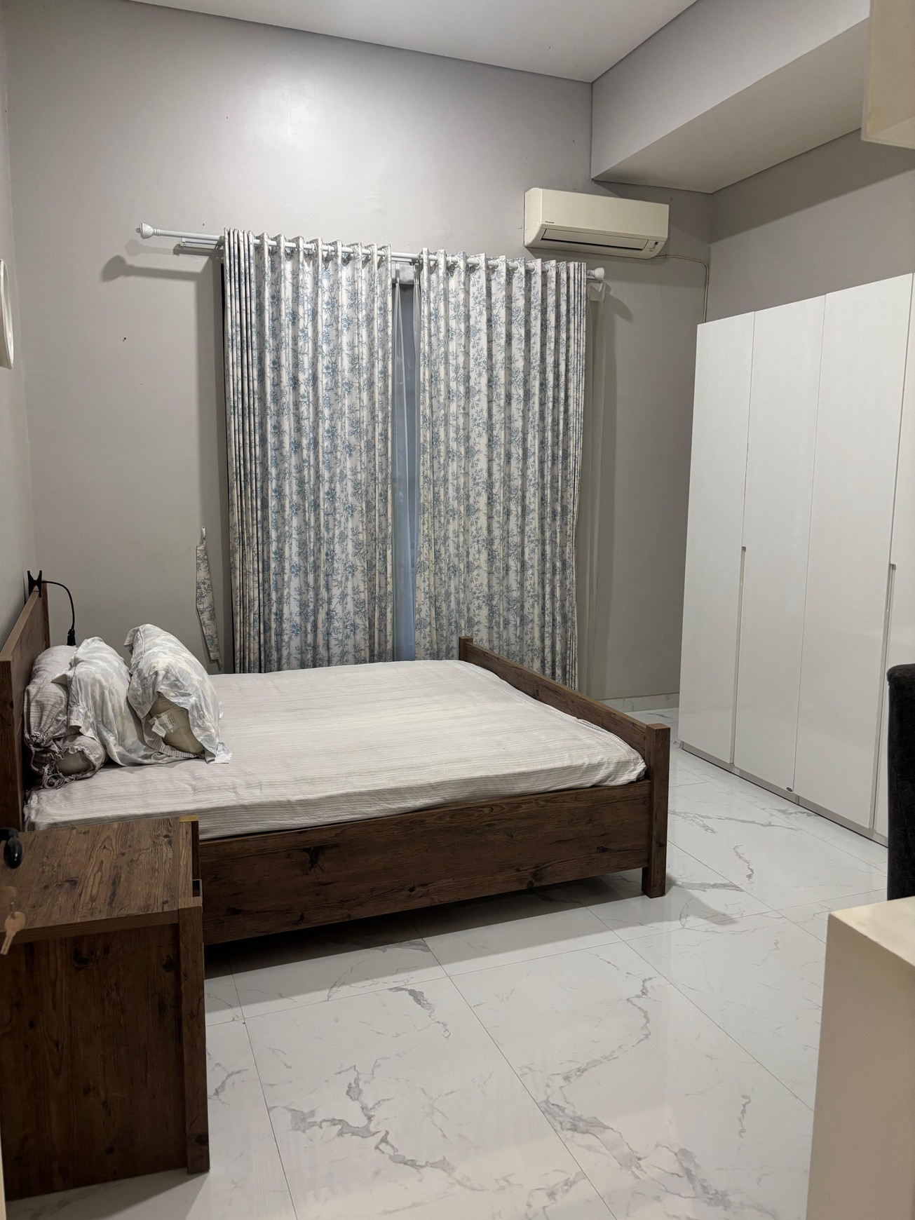 Dijual Rumah Idaman 4 Kamar Tidur + Kolam Renang Siap Huni Di Gaharu Jakarta Selatan.