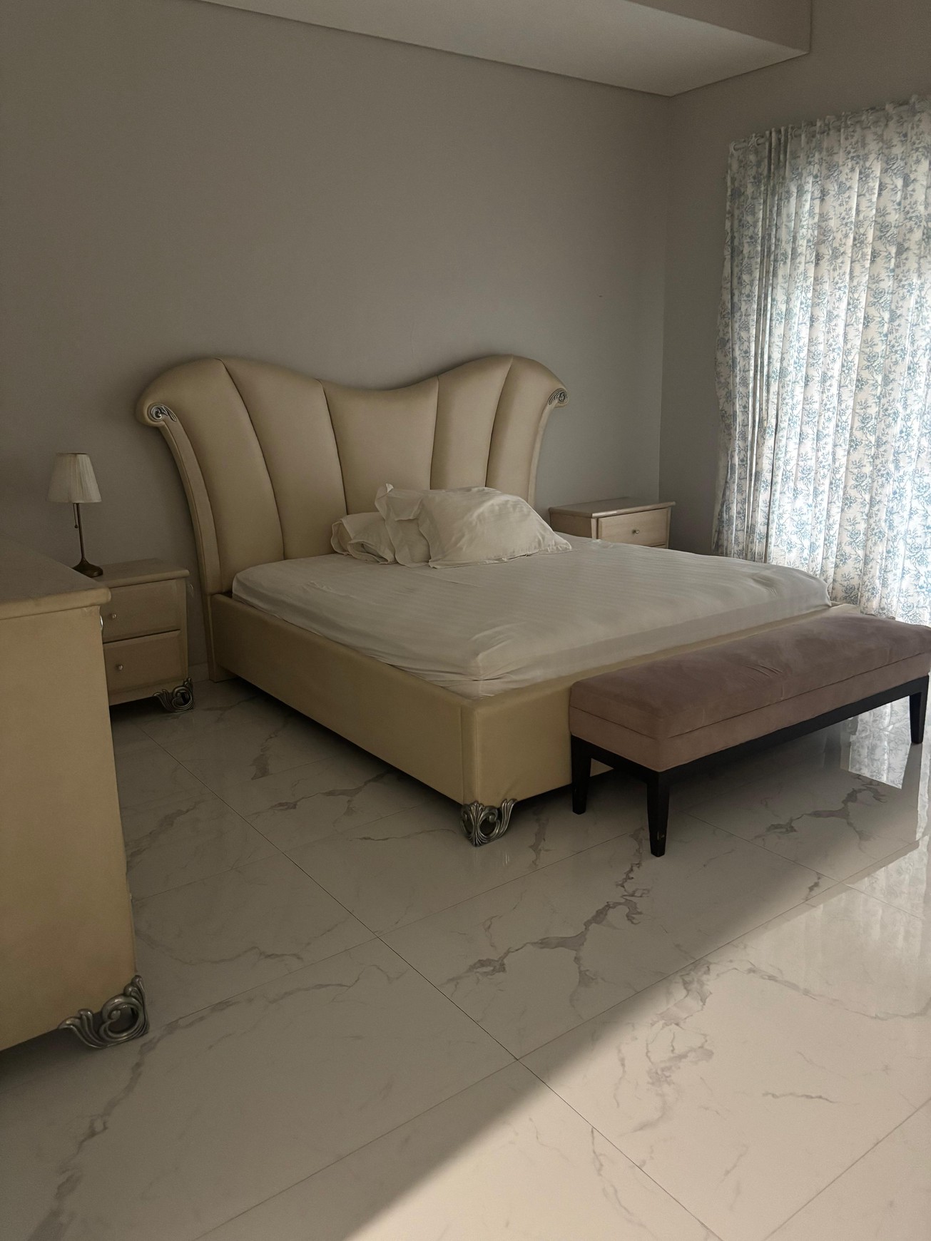 Dijual Rumah Idaman 4 Kamar Tidur + Kolam Renang Siap Huni Di Gaharu Jakarta Selatan.
