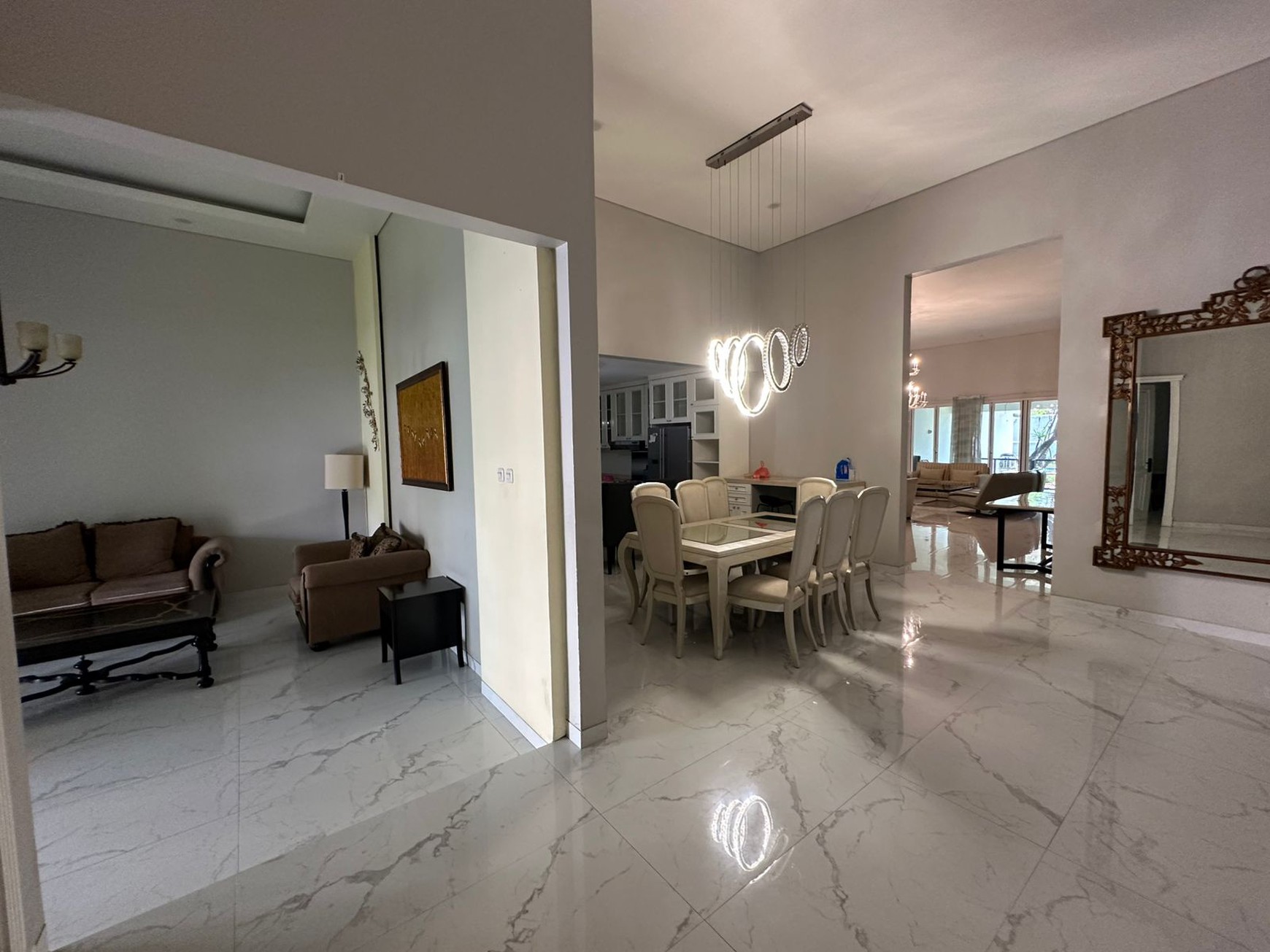 Dijual Rumah Idaman 4 Kamar Tidur + Kolam Renang Siap Huni Di Gaharu Jakarta Selatan.