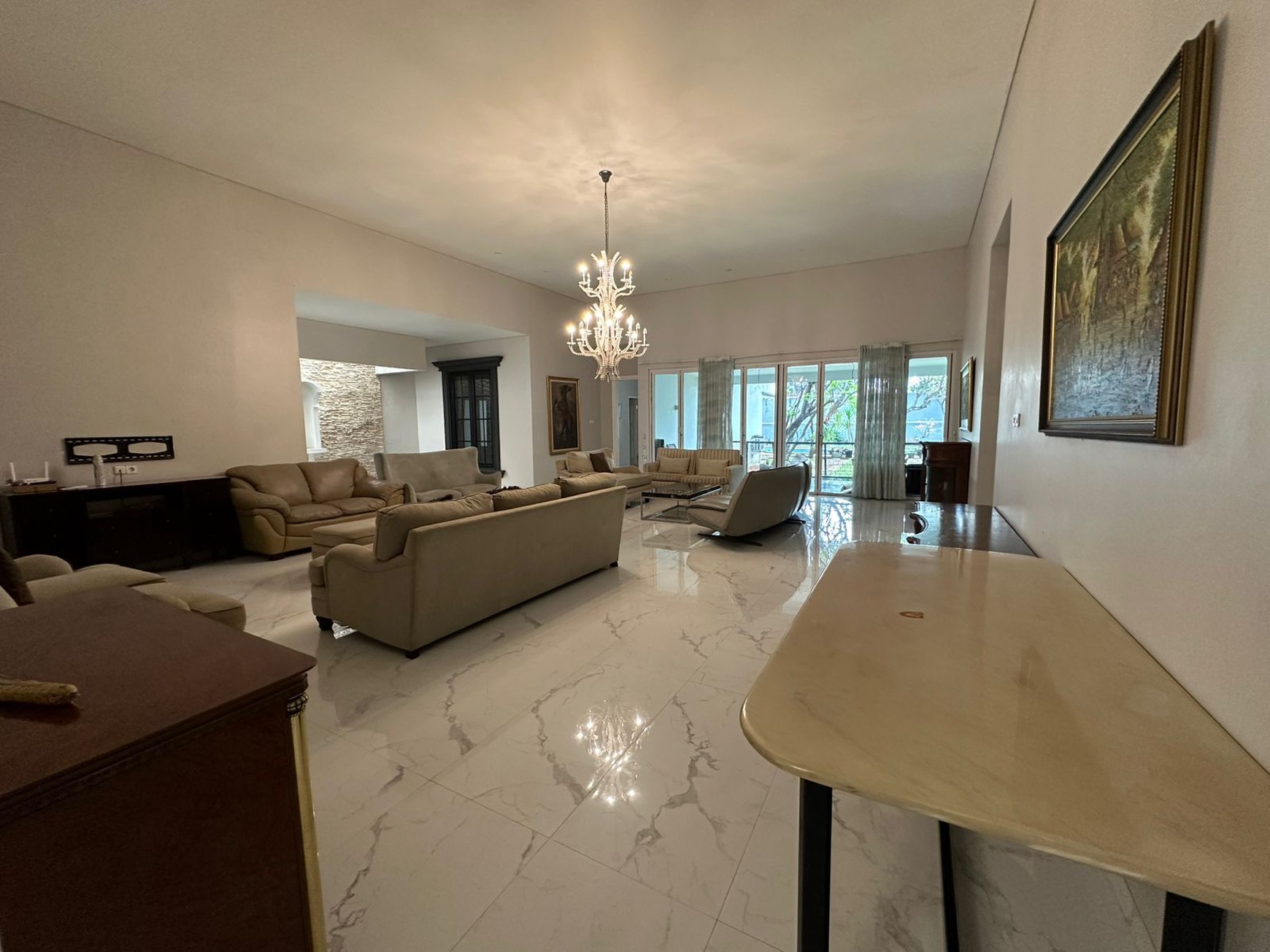 Dijual Rumah Idaman 4 Kamar Tidur + Kolam Renang Siap Huni Di Gaharu Jakarta Selatan.