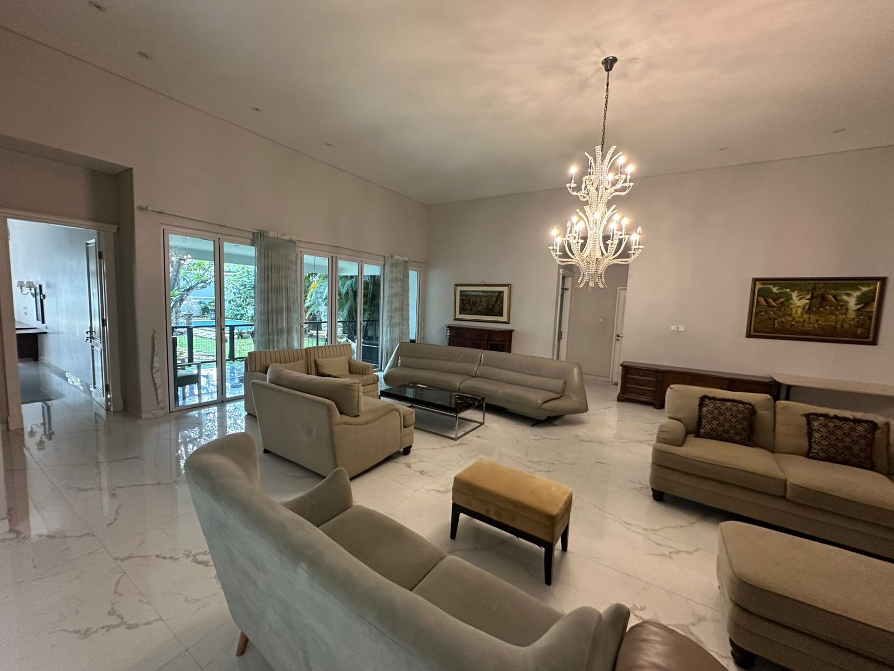 Dijual Rumah Idaman 4 Kamar Tidur + Kolam Renang Siap Huni Di Gaharu Jakarta Selatan.