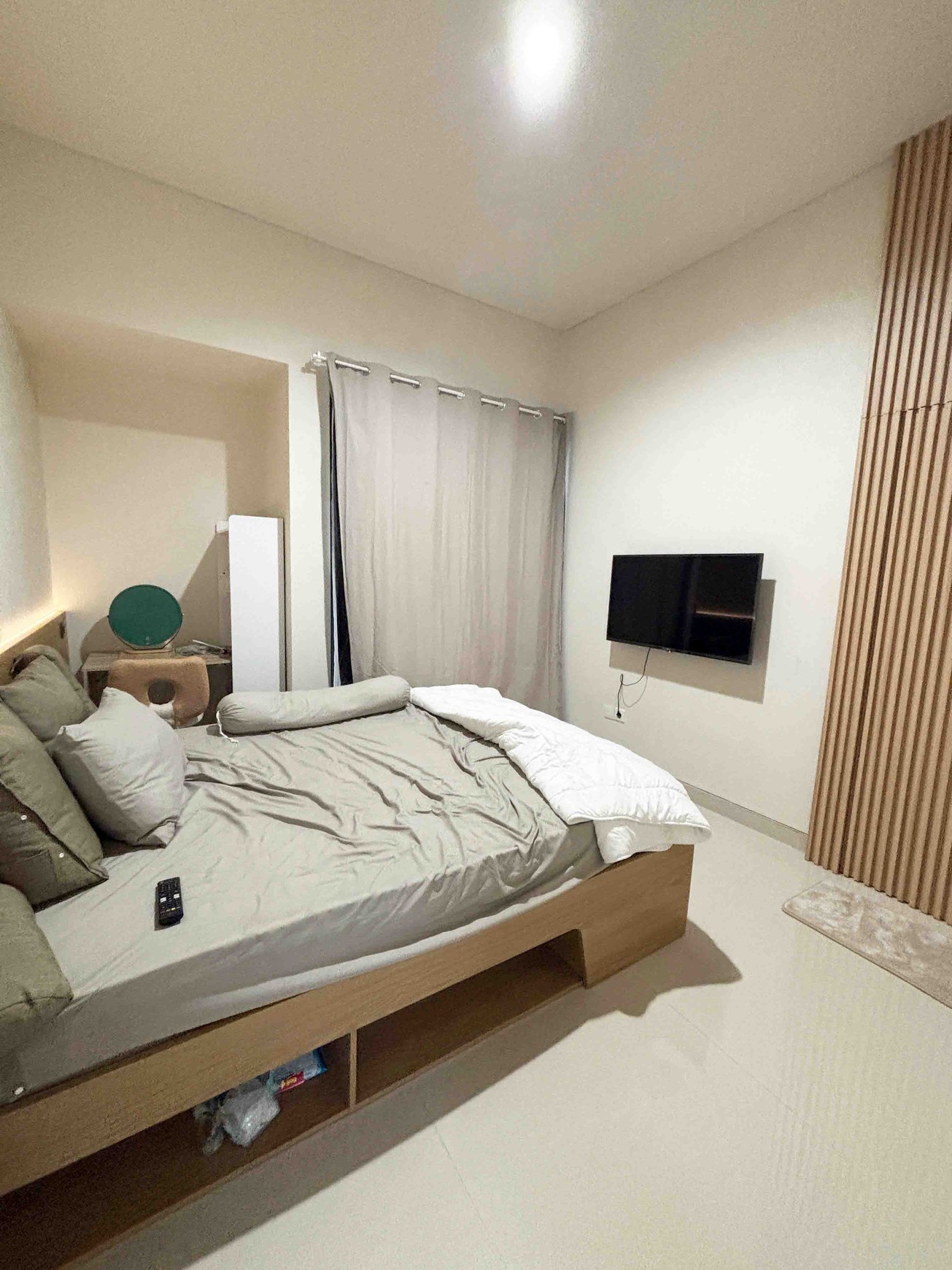 Rumah di Central Park Juanda Sidoarjo, Minimalis, 2 Lantai, Semi Furnished, SIAP HUNI