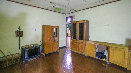 Rumah Klasik Dengan Tanah Yang Luas di Kreo, Larangan Tangerang