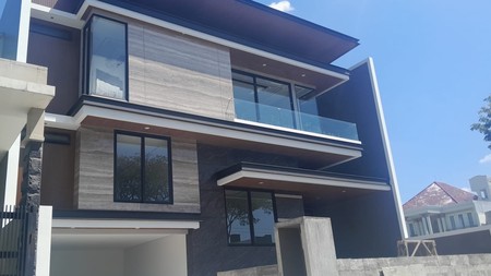 DIJUAL Rumah Mewah di Newton Hill Timur Citraland Surabaya Barat