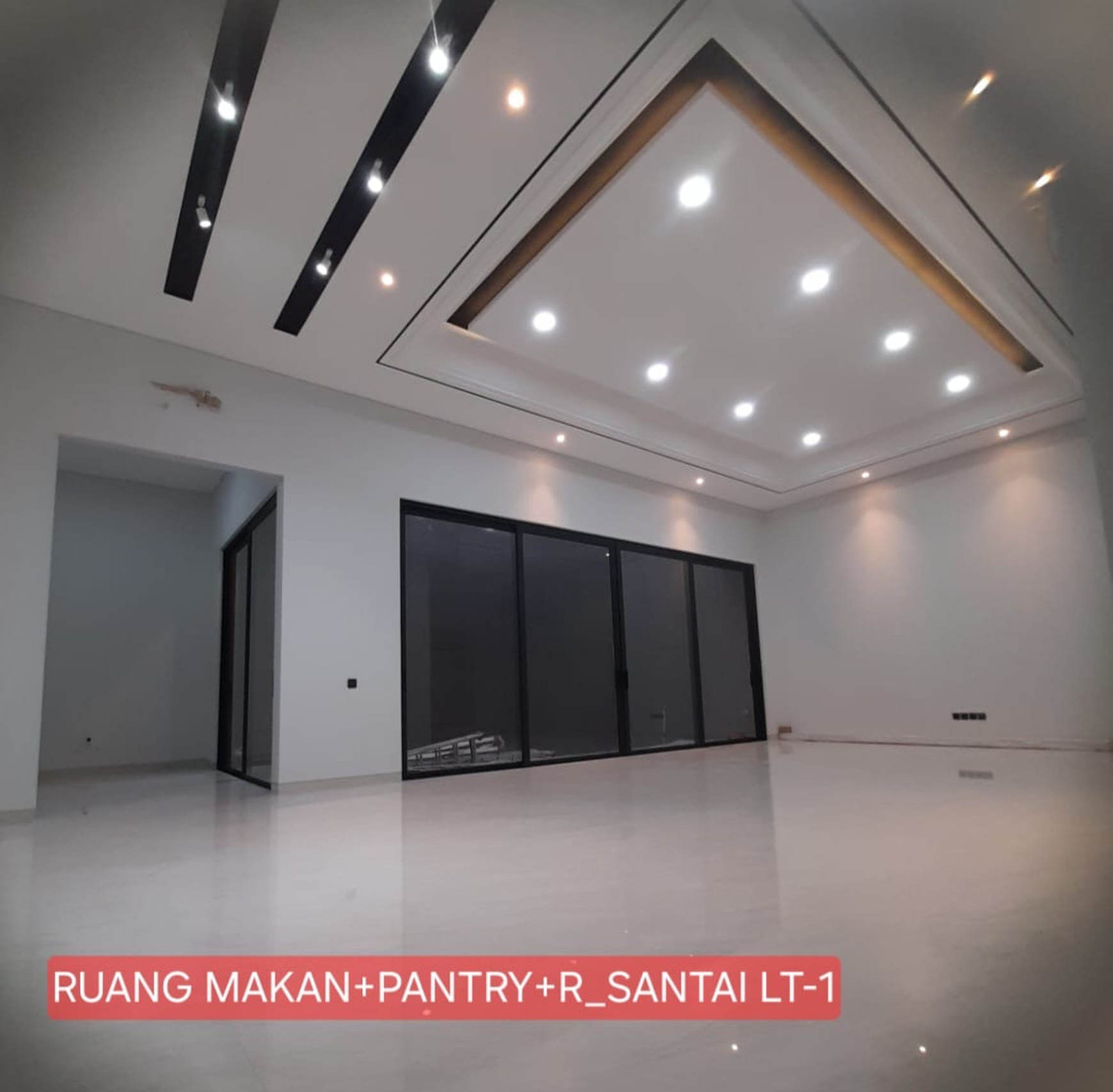 DIJUAL Rumah Mewah di Newton Hill Timur Citraland Surabaya Barat