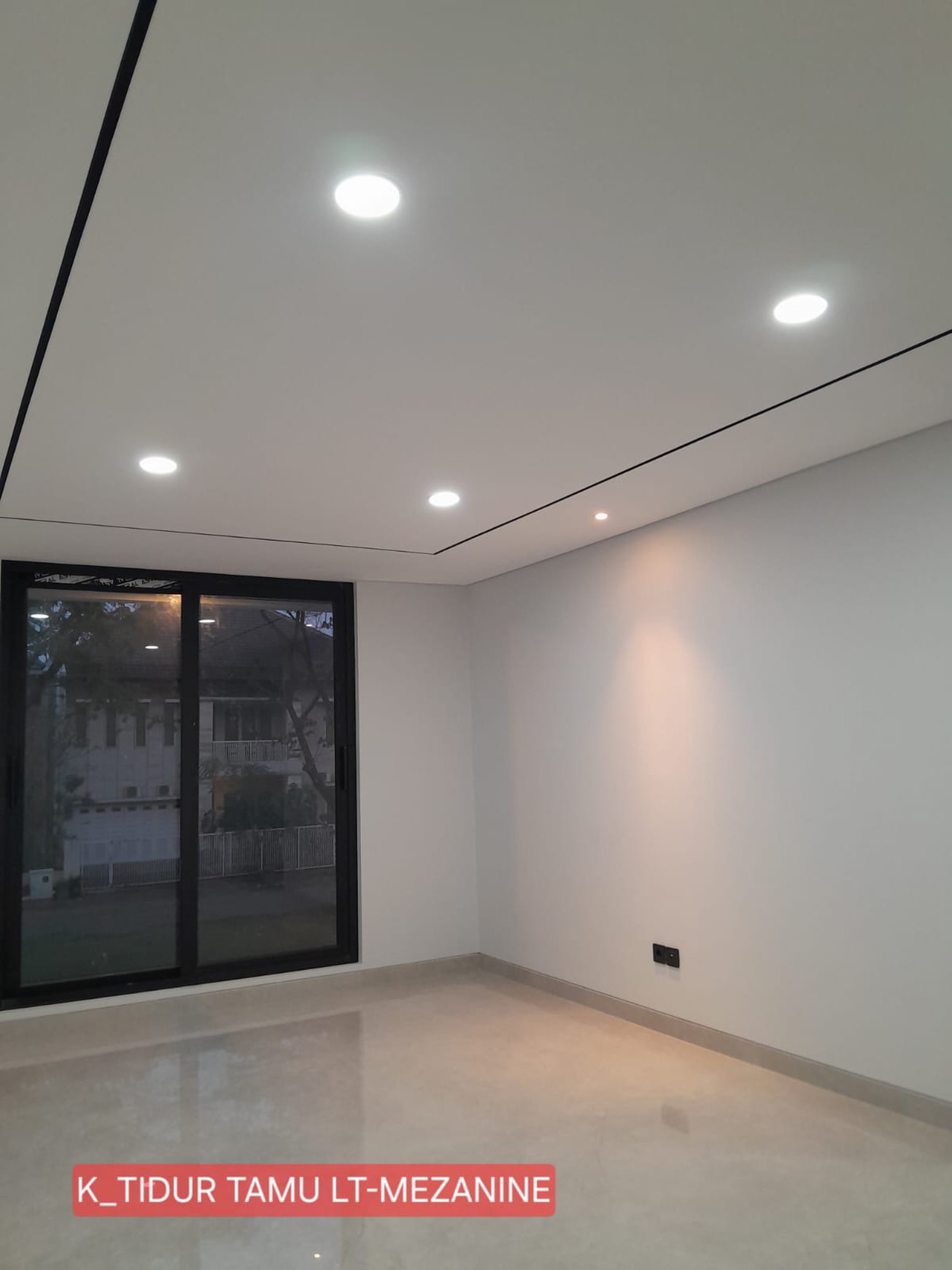 DIJUAL Rumah Mewah di Newton Hill Timur Citraland Surabaya Barat