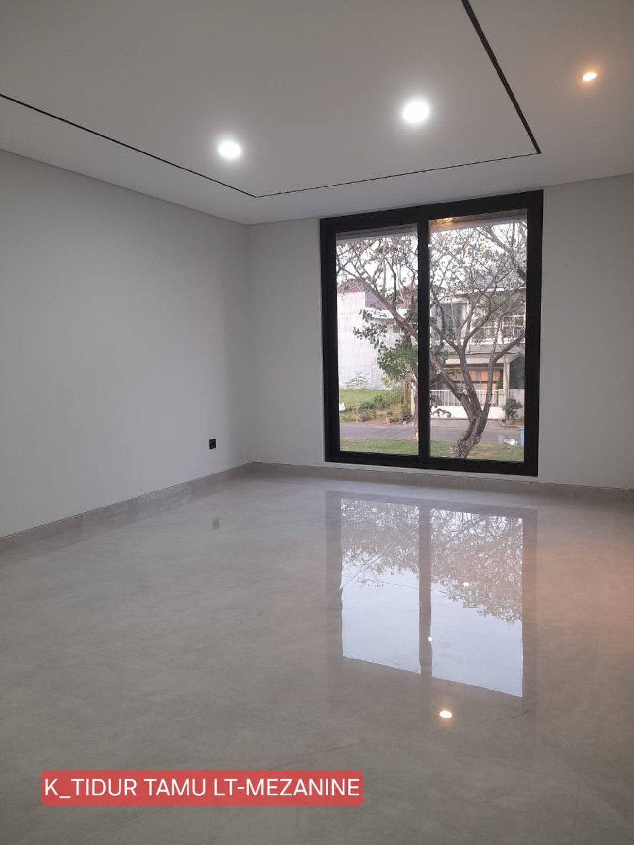 DIJUAL Rumah Mewah di Newton Hill Timur Citraland Surabaya Barat