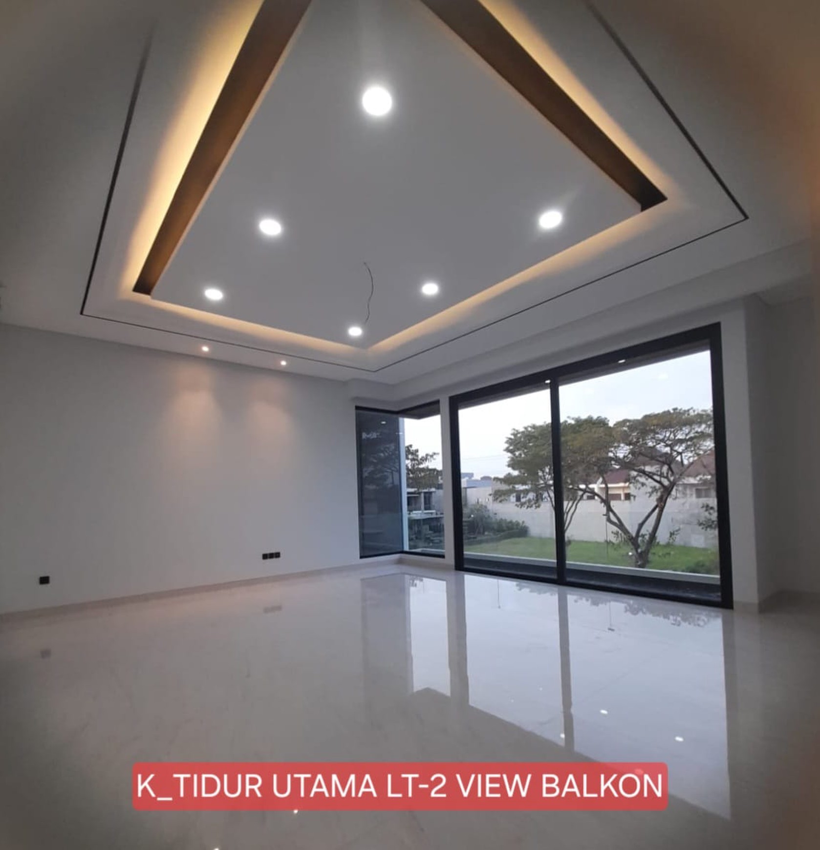 DIJUAL Rumah Mewah di Newton Hill Timur Citraland Surabaya Barat