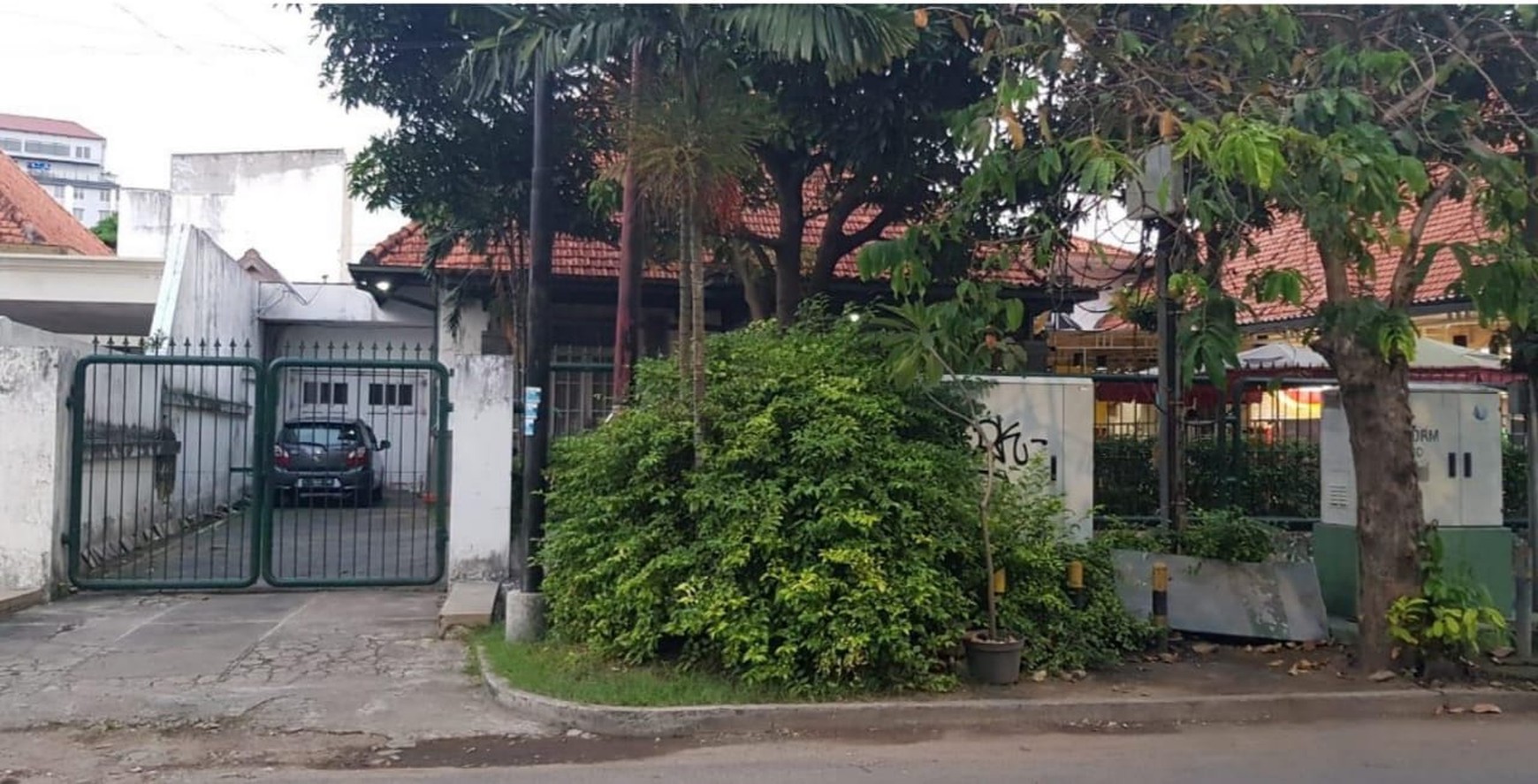 Investasi Properti di Surabaya Rumah Strategis untuk Kantor atau Resto Eksklusif