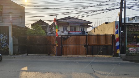 Rumah di Jl. Raya Ciangsana