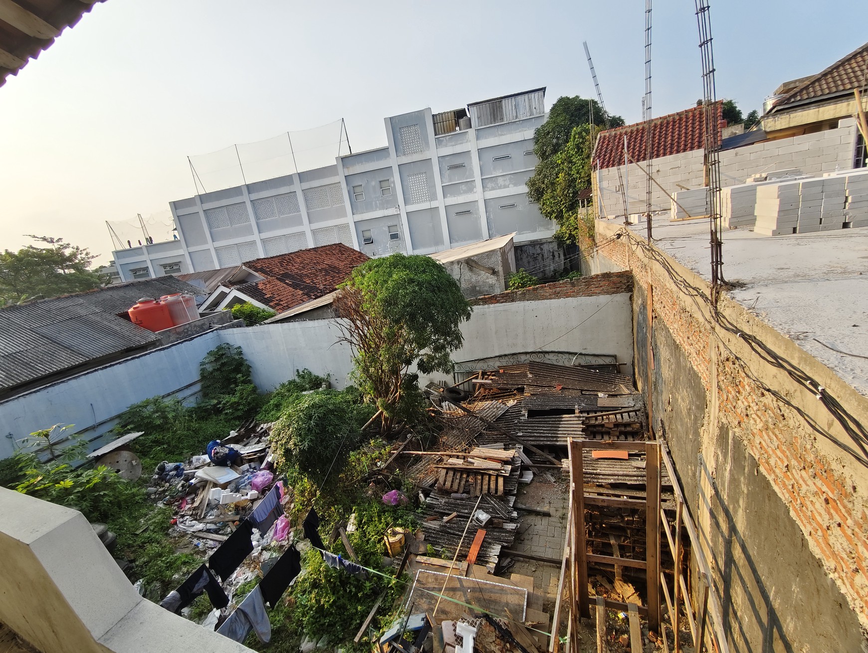 Rumah di Jl. Raya Ciangsana