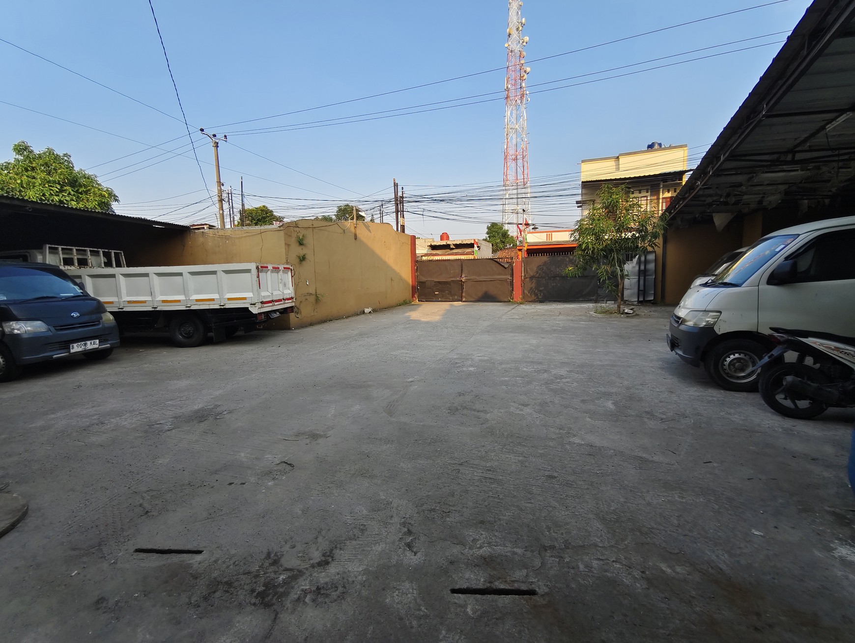 Rumah di Jl. Raya Ciangsana