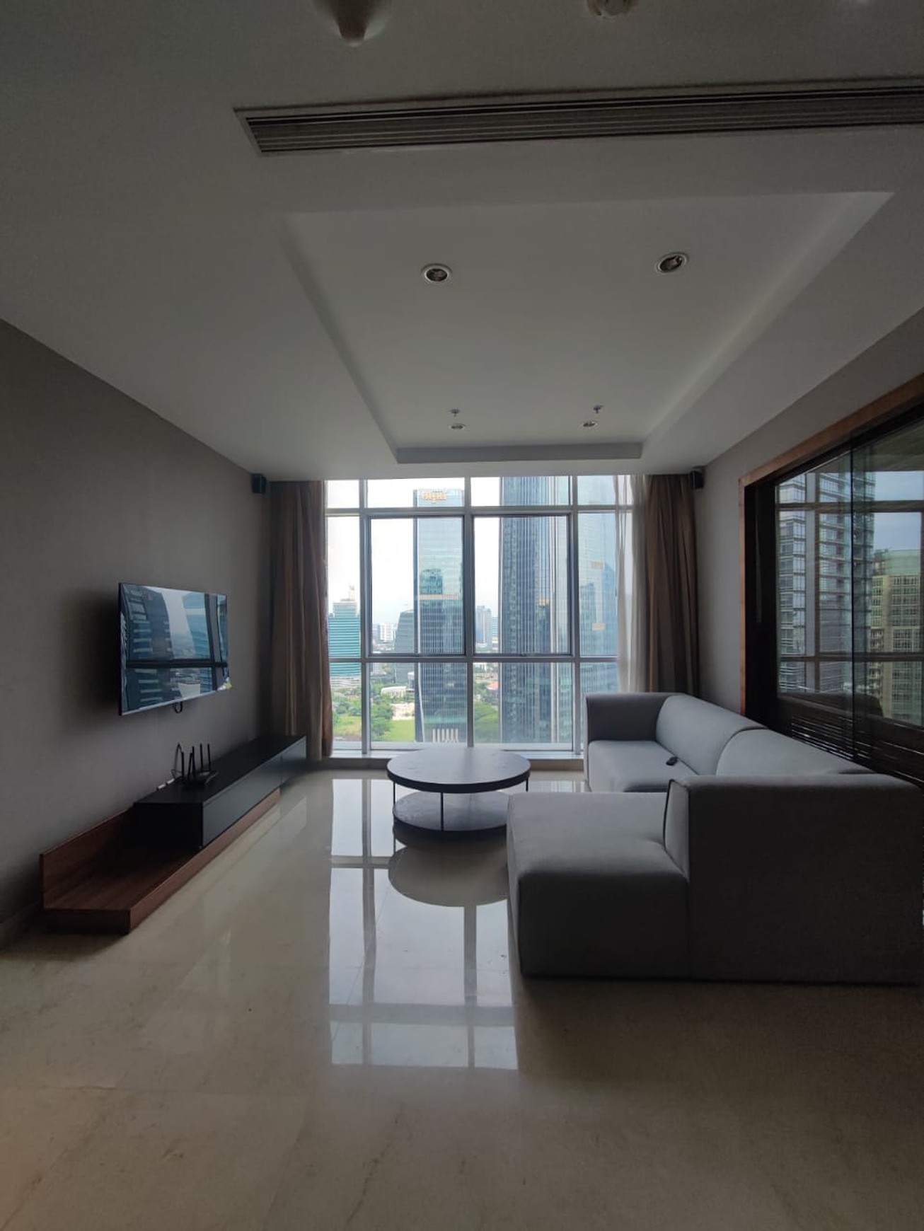 Dijual Unit Eksklusif Apartemen Oakwood Mega Kuningan 96m Lokasi Strategis.